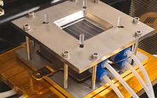 Phát minh "pin lỏng" có thể rung chuyển ngành điện mặt trời truyền thống toàn cầu