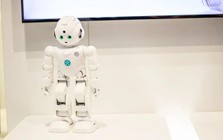 Hết cho robot đấm bốc, người Trung Quốc giờ lại 'hô biến' đưa AI vào gấu bông để tạo ra ngành công nghiệp tỷ USD