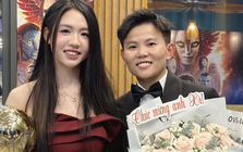 Hotgirl xinh như búp bê bên Quả bóng Vàng nữ Việt Nam 2025 là ai?
