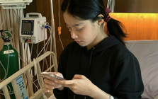 Cô gái trẻ mắc ung thư tuyến giáp, bác sĩ chỉ vào chiếc điện thoại và nói: "Nó là đồng phạm!"