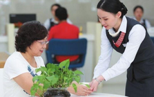 Tin bạn thân là PGĐ Ngân hàng, người phụ nữ gửi tiết kiệm 60 tỷ đồng, 3 năm sau thì mất trắng: "Tôi chưa từng kí giấy tờ nào"