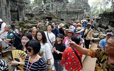 Đại sứ quán Trung Quốc phát liền 5 cảnh báo - Trip.com 'đóng băng' hợp tác với Campuchia