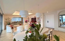 Hoa hậu Việt Nam đầu tiên làm dâu hào môn, được chồng chiều như công chúa, sống đời thượng lưu trong biệt thự hạng sang