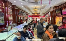 Giá vàng SJC giảm rất mạnh, thông báo bất ngờ từ một doanh nghiệp