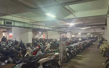 Yêu cầu chung cư đông dân nhất Hà Nội hủy 'lệnh' cấm gửi xe điện