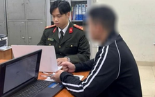 Đúng 23h50, công an Hà Nội ập vào một khách sạn tại phường Bồ Đề