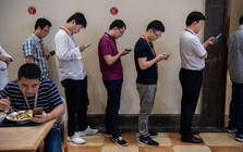 Dân tình Việt "kêu ầm trời" vì một thứ tăng giá còn hơn cả vàng: Nguy cơ không mua bây giờ là còn lên nữa