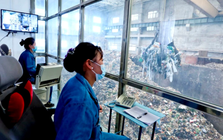 Kỳ lạ nền kinh tế 18.000 tỷ USD: Tỷ dân nhưng hết rác để đốt, phải 'săn lùng' rác ở khắp nơi trên thế giới