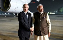 Ông Putin: ‘Mỹ còn mua nhiên liệu của chúng tôi, tại sao Ấn Độ lại không?’