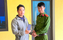 Mang 55 triệu đồng nộp vào cây ATM nhưng tiền không vào tài khoản, người đàn ông vội báo công an