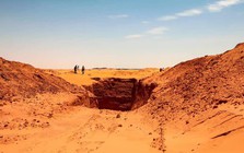 Nguồn vàng dự trữ của cả 1 quốc gia chôn ở sa mạc biến mất, ai giữ bí mật đều lần lượt qua đời: Kho báu đang ở đâu?