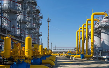 Hàng trăm nghìn tấn hàng từ Malaysia đổ bộ Việt Nam: Nhập khẩu tăng 259% chỉ trong 1 tháng, là nhiên liệu 'vàng' quan trọng không kém xăng dầu