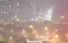 Bầu trời Hà Nội mù mịt, mắt cay xè trong đêm ô nhiễm nhất thế giới