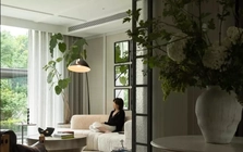 Ngôi nhà rộng 400m2 với tông ngọc trai và vani