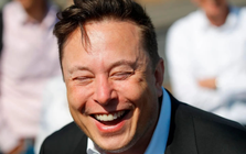 Chỉ có thể là Elon Musk: Fan trung thành liên tục mua vào cổ phiếu Tesla dù vốn hóa đã bay 800 tỷ USD, khẳng định giá càng giảm càng là cơ hội kiếm tiền