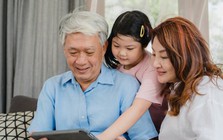 Lương hưu của bố 50 triệu/tháng nhưng chỉ cho con gái 10 triệu trong lễ cưới, mãi 3 năm sau, tôi mới biết lý do và hối hận muộn màng