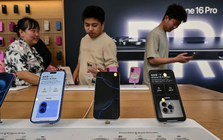 Lần đầu tiên trong vòng gần một thập kỷ, Apple chịu thua Xiaomi tại 'thị trường cạnh tranh nhất thế giới'