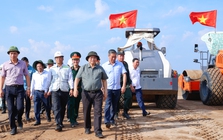 Thủ tướng lần thứ 8 thị sát cao tốc 27.500 tỷ, 3.000 người cùng 971 máy móc nhận lệnh thi công "thần tốc"
