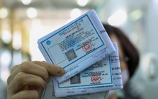 Chưa đầy 1 tháng nữa sẽ dừng cấp thẻ BHYT giấy, người dân cần làm gì để đảm bảo quyền lợi?
