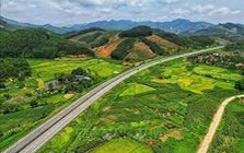 Thảm mặt đường cao tốc Nội Bài - Lào Cai khi trời mưa, VEC chính thức lên tiếng