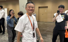 Jack Ma bất ngờ tái xuất