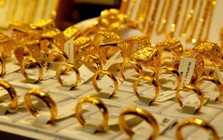 Sáng 12/5: Giá vàng SJC và vàng nhẫn đồng loạt giảm sâu, giá vàng thế giới lao dốc