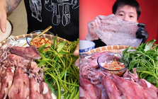 Đu trend ăn mực hấp cuốn rau muống sống, 1 TikToker bị đau bụng, dân mạng liền nghĩ ngay tới lý do này