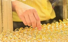 Liên tục đi xuống, giá vàng có thể rơi về mốc 100 triệu đồng/lượng?
