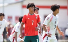 Làng bóng đá thế giới phát sốt vì con trai Ronaldo thi đấu, lũ lượt kéo đến sân để chiêm ngưỡng