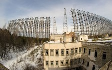 Phát hiện căn cứ tuyệt mật "ẩn náu" trong khu rừng bị nhiễm xạ ở Chernobyl nhờ âm thanh chim gõ kiến