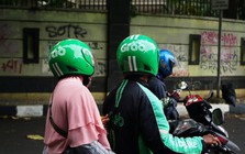 Chuyện gì đây: Hàng trăm tài xế Grab tại một quốc gia châu Á biểu tình, bị "cắt phế" tới 30% doanh thu mỗi cuốc xe, chạy 10-12h/ngày thu về khoảng 155.000 đồng