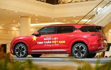 Ông Phạm Nhật Vượng phát động chiến dịch ‘mãnh liệt tinh thần Việt Nam’ lần 3: ưu đãi 4% toàn bộ dòng xe VinFast, muốn ‘tất cả người dân Việt Nam đều là khách hàng thân thiết’