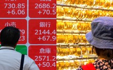 Chứng khoán phập phù, giá vàng tăng rất mạnh