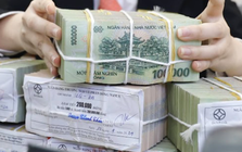 Vì sao người dân vẫn chọn gửi tiền ngân hàng dù các kênh đầu tư đã sôi động?
