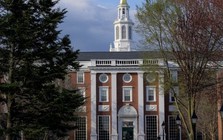 Sinh viên quốc tế ảnh hưởng thế nào khi Harvard bị buộc dừng tuyển sinh?