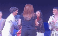 Mỹ nhân Việt cả đời được gọi là "vedette của showbiz", xuất thân hoàng tộc mới chấn động
