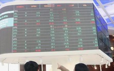 Giới đầu tư chứng khoán đang đổ dồn sự chú ý vào điều gì?