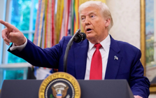Ông Trump cấm bán phần mềm thiết kế chip cho Trung Quốc