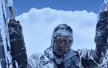 Bị kẹt trong đám mây, người chơi dù lượn suýt chết cóng ở nhiệt độ -40°C