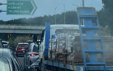 Từ chiều 3-5, đường cao tốc Phan Thiết-Dầu Giây, TP HCM-Long Thành-Dầu Giây quá tải nghiêm trọng