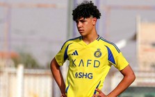 Ngỡ ngàng với diện mạo tuổi 14 của con trai Ronaldo