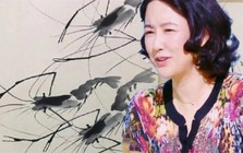 Mang tranh quý đi thẩm định nhưng bị cho là đồ giả, người phụ nữ xinh đẹp liền thẳng thừng chất vấn chuyên gia: “Các ông biết tôi là ai không?”