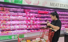 Hình ảnh trái ngược tại các siêu thị TP.HCM sau vụ C.P Việt Nam bị tố bán thịt heo bệnh