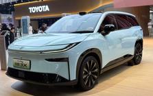 Xe điện giá như ‘hàng chợ’: Toyota mở bán chiếc SUV có cửa sổ trời giá 389 triệu đồng, chỉ một nơi duy nhất trên thế giới có thể mua được