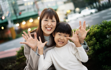 Đừng để tình yêu biến thành gánh nặng: 3 sai lầm của cha mẹ khiến con cái kiệt quệ, tương lai không ngóc đầu lên được
