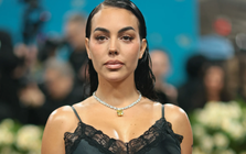 MET GALA 2025: Cuộc chơi tái định nghĩa thời trang của những ông lớn Marc Jacobs, Tory Burch, Boss, Chopard