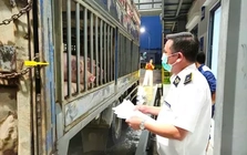 Hà Nội: Liên ngành đột xuất kiểm tra Công ty C.P trong đêm Hà Nội: Liên ngành đột xuất kiểm tra Công ty C.P trong đêm