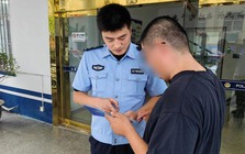 Sáng ra ngân hàng gửi 20 tỷ đồng, đến chiều toàn bộ số tiền đã "bốc hơi": Cú nhấp chuột tai hại khiến người đàn ông sập bẫy lừa đảo không ngờ tới