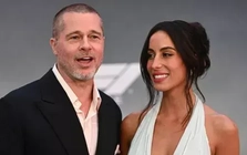 Brad Pitt bên bạn gái kém 29 tuổi Brad Pitt bên bạn gái kém 29 tuổi
