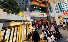 Khách Việt choáng ngợp khi tới trung tâm thương mại ở Trung Quốc, nhận xét: "Đã đến mức này rồi sao?"